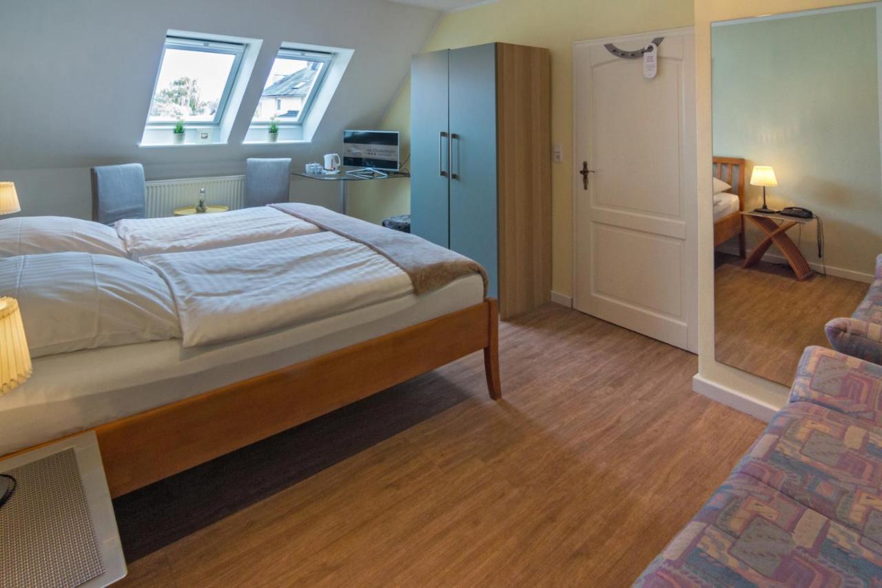 Hotel Am Elisabethufer Йевер Экстерьер фото