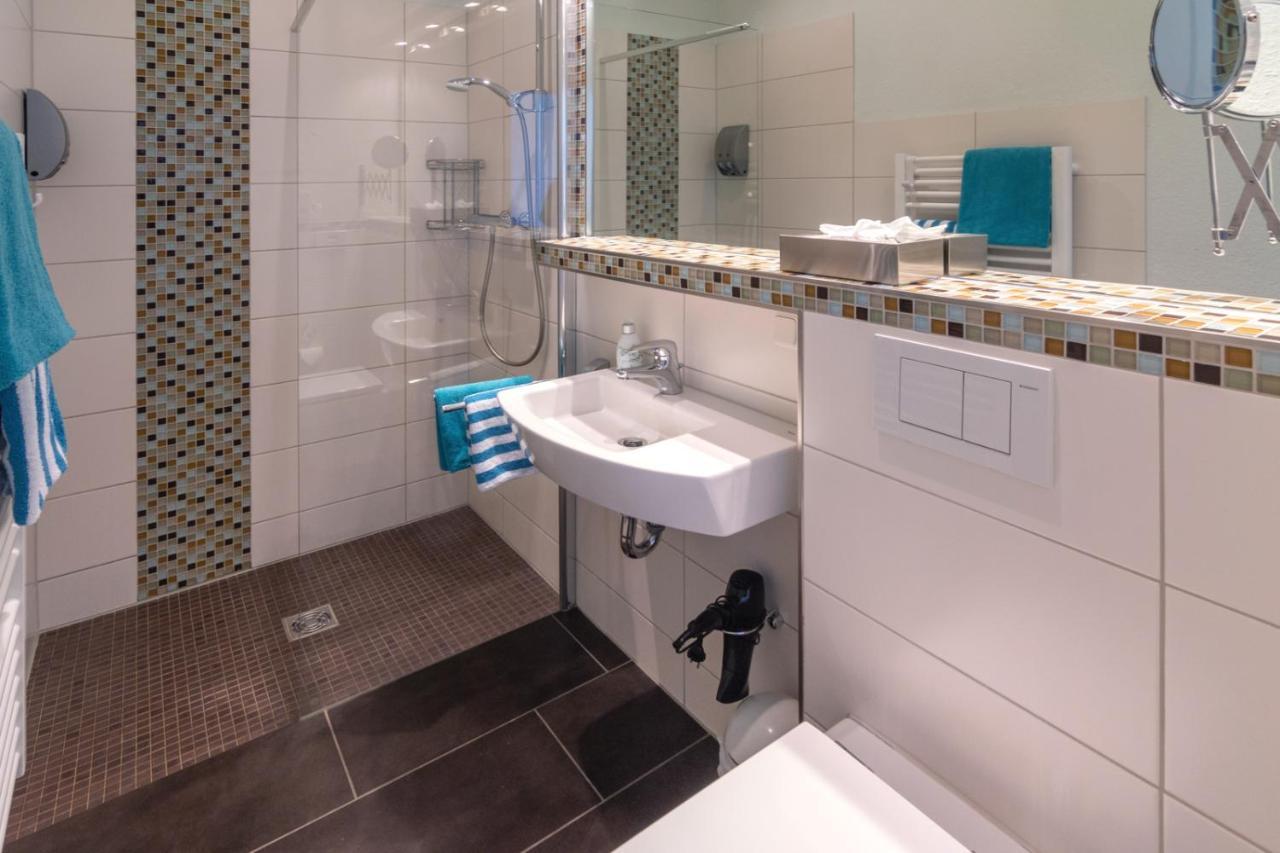 Hotel Am Elisabethufer Йевер Экстерьер фото