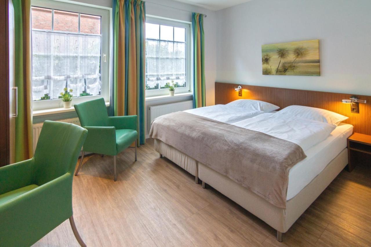 Hotel Am Elisabethufer Йевер Экстерьер фото
