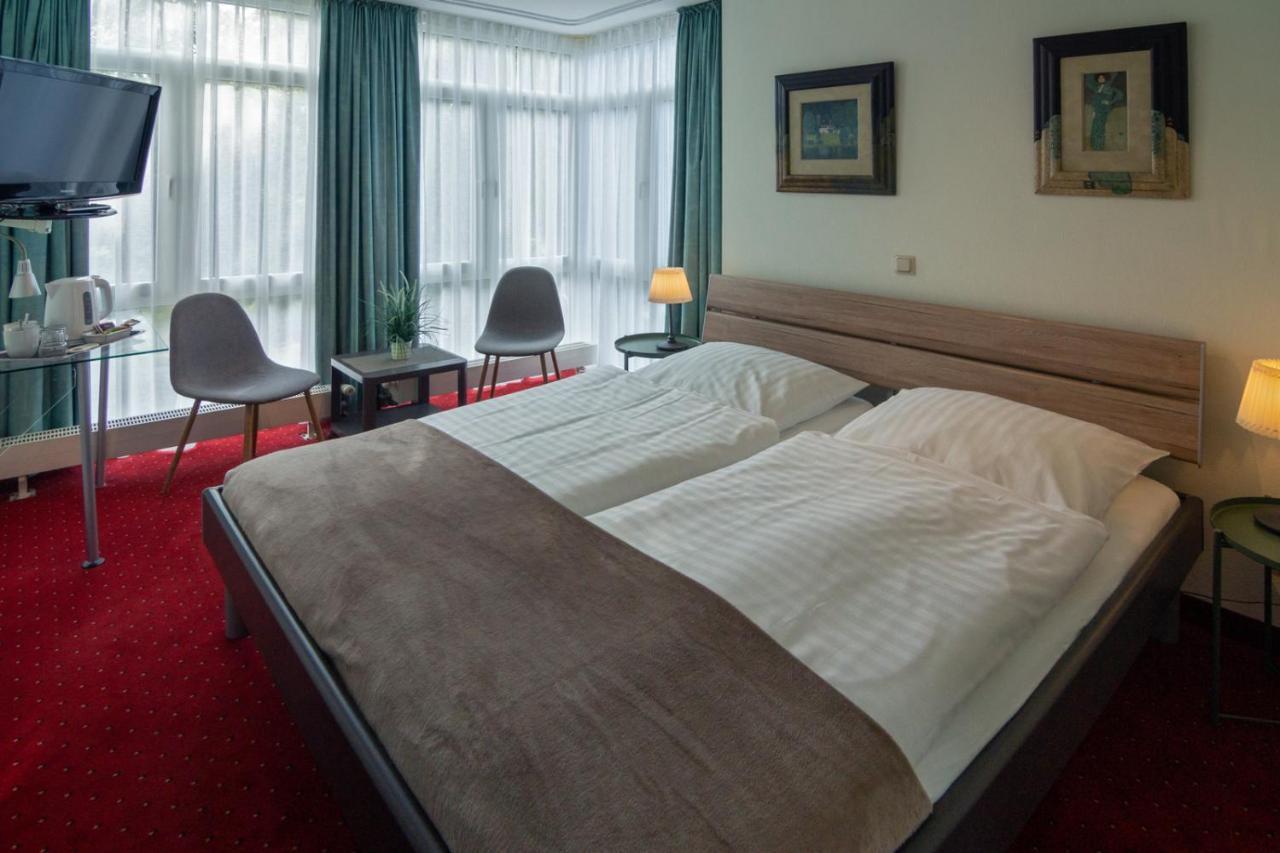 Hotel Am Elisabethufer Йевер Экстерьер фото